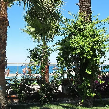 Sunset Beach Club Neptune 17 *